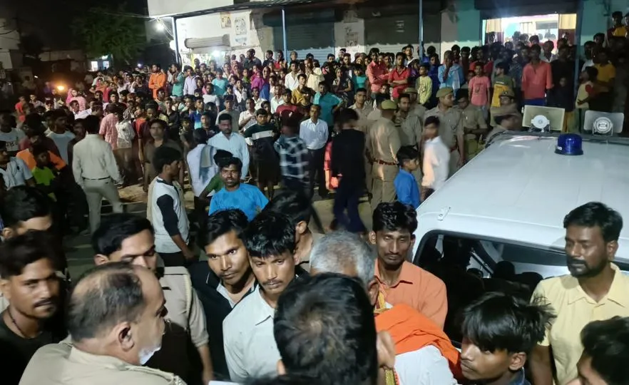 बरेली: इलाज के दौरान शख्स की मौत, परिजनों ने डॉक्टर पर गलत इंजेक्शन लगाने का लगाया आरोप, शव को क्लीनिक पर रखकर किया हंगामा