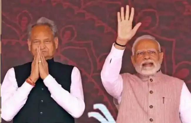 मोदी मेरी तारीफ नहीं करते बल्कि मुझ पर कसते है तंज : अशोक गहलोत