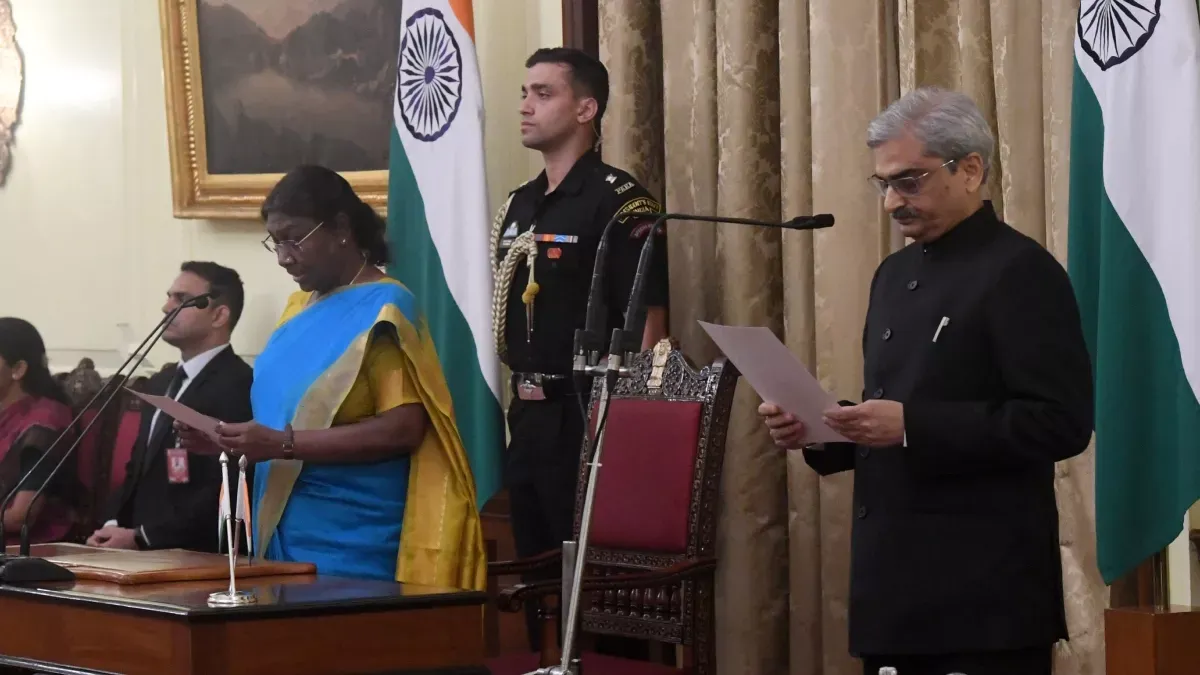 प्रवीण कुमार श्रीवास्तव ने ली नए केंद्रीय सतर्कता आयुक्त के रूप में शपथ