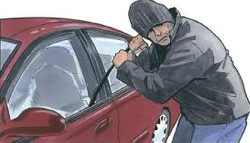 बरेली: डॉक्टर की गाड़ी का शीशा तोड़कर लाखों की चोरी, रिपोर्ट दर्ज