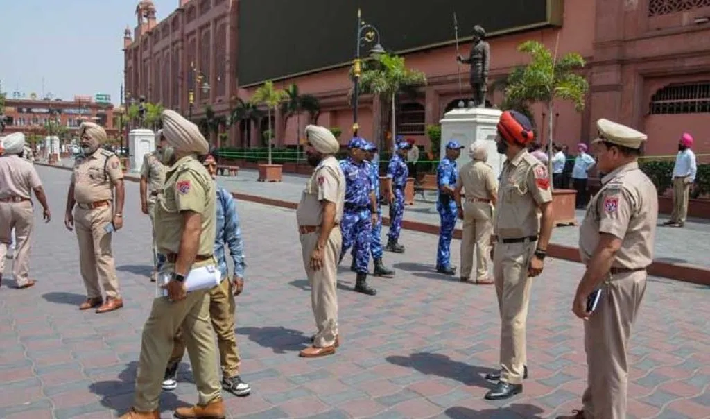 अमृतसर विस्फोट: स्वर्ण मंदिर के पास दोहरे विस्फोटों के बाद एनआईए, एनएसजी की टीमें जांच में जुटीं 