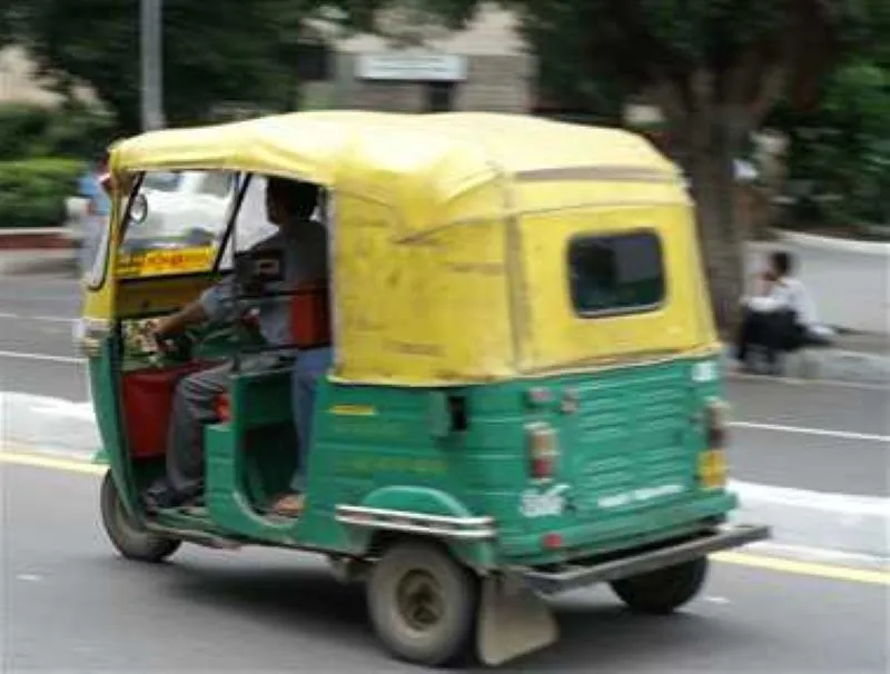 हल्द्वानी: गोद में लिए बच्चे संग टेंपो से गिरकर महिला की मौत