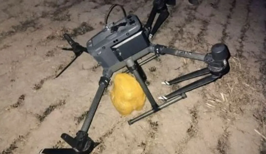 BSF के जवानों ने पाकिस्तान की नापाक कोशिश को किया नाकाम, ड्रग्स की खेप गिराने के लिए घुसे ड्रोन को मार गिराया