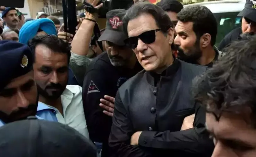 इमरान को सरकारी खजाने को नुकसान पहुंचाने के आरोप में गिरफ्तार किया गया है: पाक गृह मंत्री