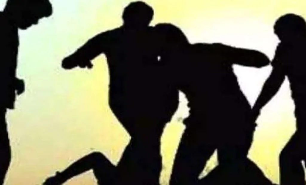 बरेली: युवक को चुनाव लड़ाना पड़ा महंगा, पूर्व प्रधान ने पुलिस से पिटवाया