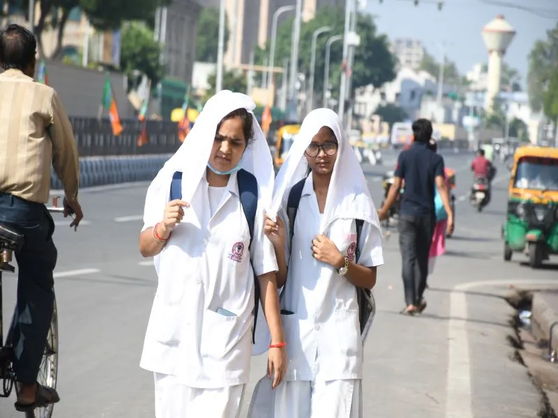 लखनऊ : मौसम ने फिर ली करवट, चटक धूप से बढ़ी गर्मी