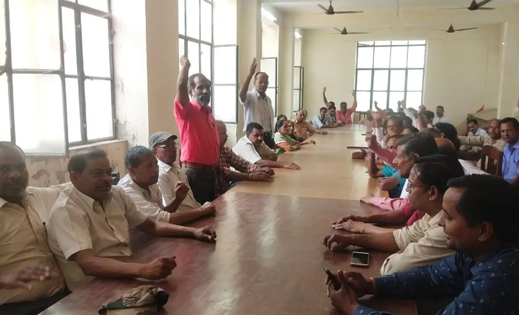 सैलरी बढ़ाने के आश्वसन के बाद बरेली कॉलेज के कर्मचारियों को नोटिस जारी