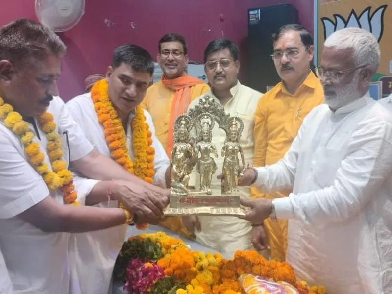 बांदा : सपा प्रबुद्ध सभा जिलाध्यक्ष समेत डेढ़ सौ लोग भाजपा में शामिल