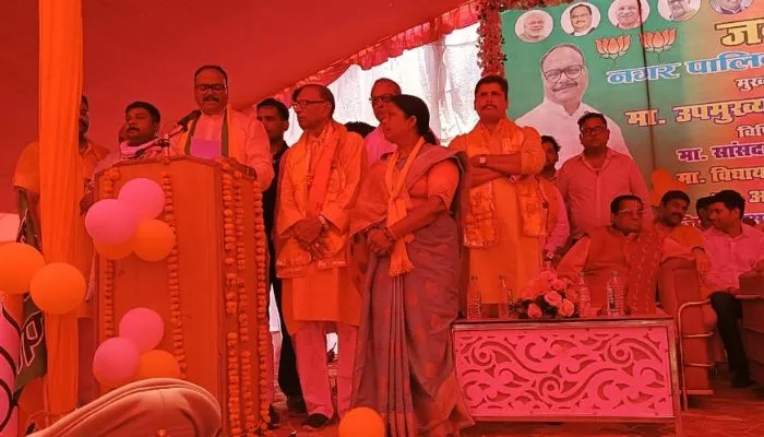 Kanpur: ब्रजेश पाठक ने की जनसभा, बोले- सपा का नारा खाली प्लॉट हमारा, BJP सरकार में गुंडे अपराधी सलाखों के पीछे