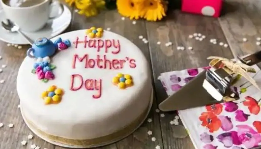 Mother's Day 2023: इस मदर्स डे बनाएं केले का केक, यहां जानें रेसिपी