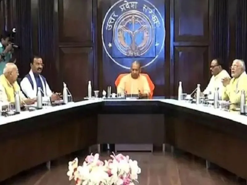 योगी कैबिनेट बैठक : उत्तर प्रदेश में विश्वविद्यालयों के निर्माण समेत कुल 19 प्रस्ताव पास