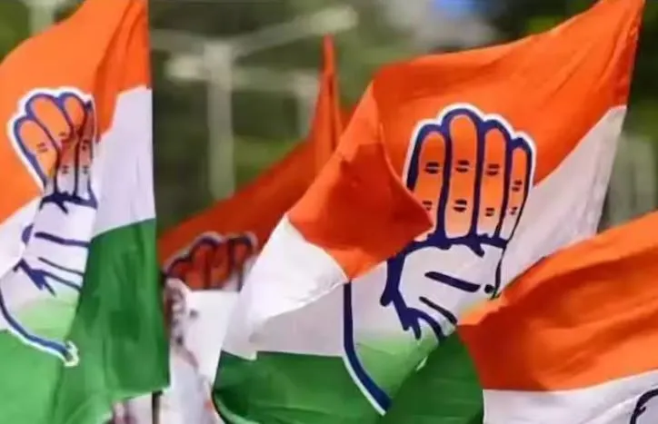 शाहजहांपुर: बिना परमिशन कांग्रेस प्रत्याशी के बेटे ने निकाली चुनावी रैली, रिपोर्ट दर्ज