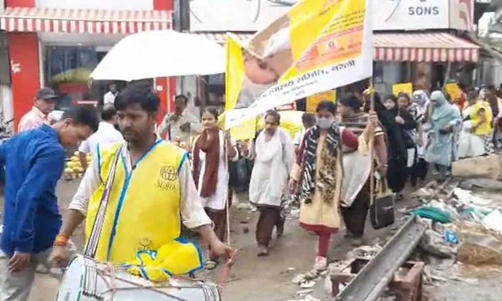 बरेली: जिला अस्पताल से निकाली गई पल्स पोलियो जागरुकता रैली, सीएमओ ने हरी झंडी दिखाकर किया रवाना 