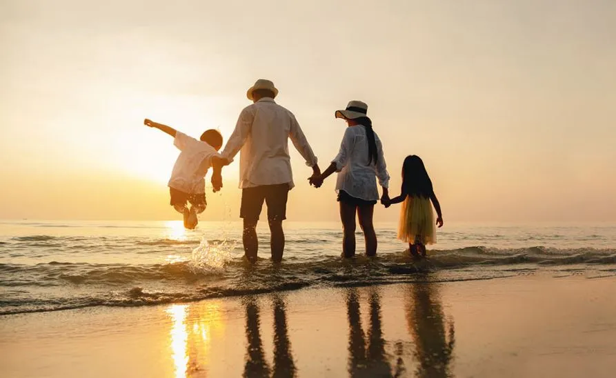 गर्मियों की छुट्टियों में बच्चों के साथ प्लान की है ट्रिप, इन खूबसूरत जगहों की करें सैर