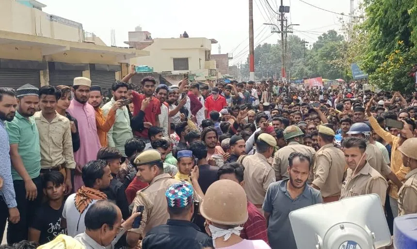 शाहजहांपुर: अमर्यादित धार्मिक पोस्ट के खिलाफ फिर फूटा गुस्सा, 5 घंटे बवाल
