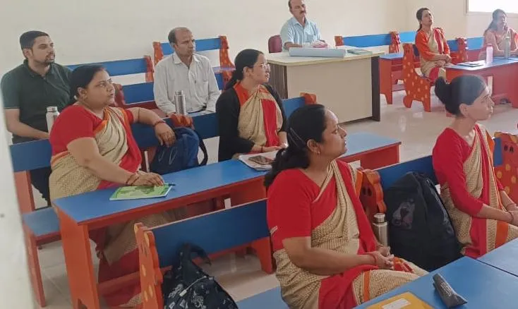 बरेली: शिक्षकों को बच्चों को सिखाने के लिए आधुनिक तरीके बताए