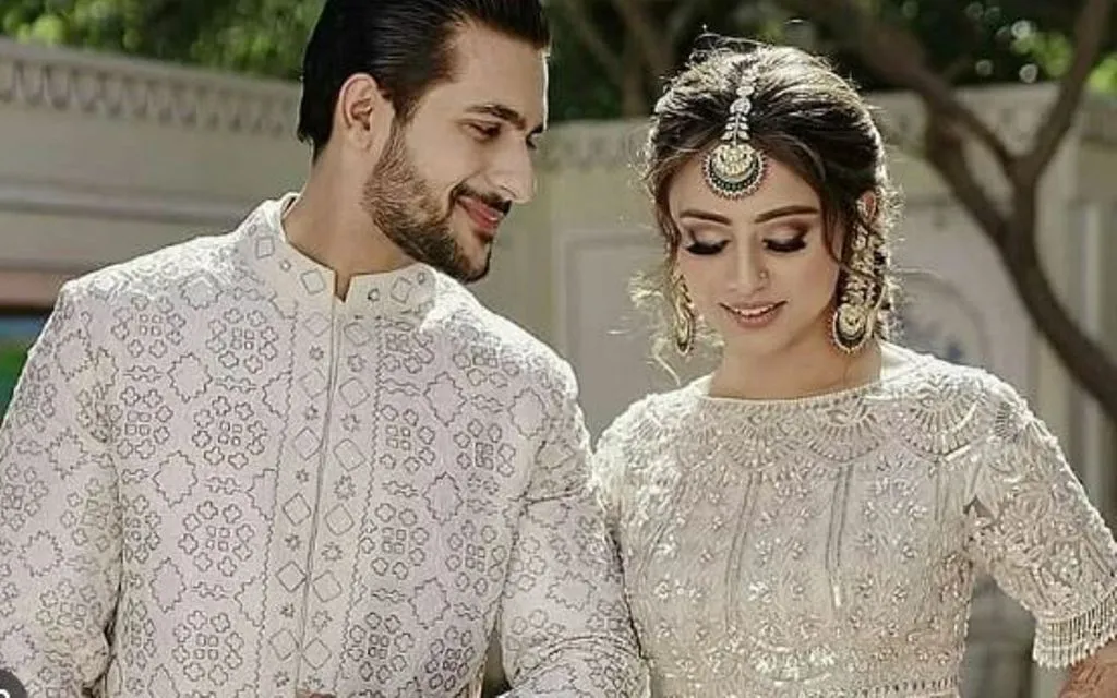 सगाई के बाद अपने मंगेतर से करें ये 5 बातें, आपकी शादीशुदा जिंदगी में आएगी खुशियों की बहार 