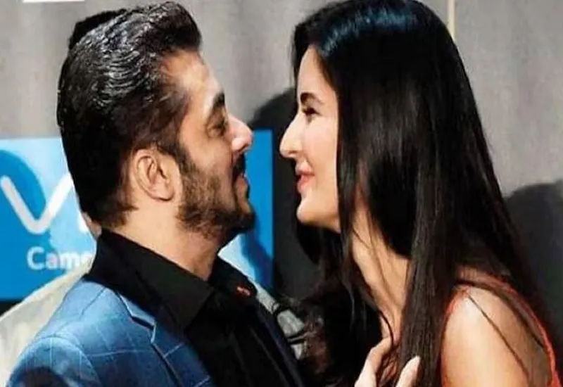 फिल्म 'टाइगर 3' के सेट से लीक हुआ सलमान-कैटरीना का रोमांटिक वीडियो, एक दूसरे में गुम नजर आए दोनों 