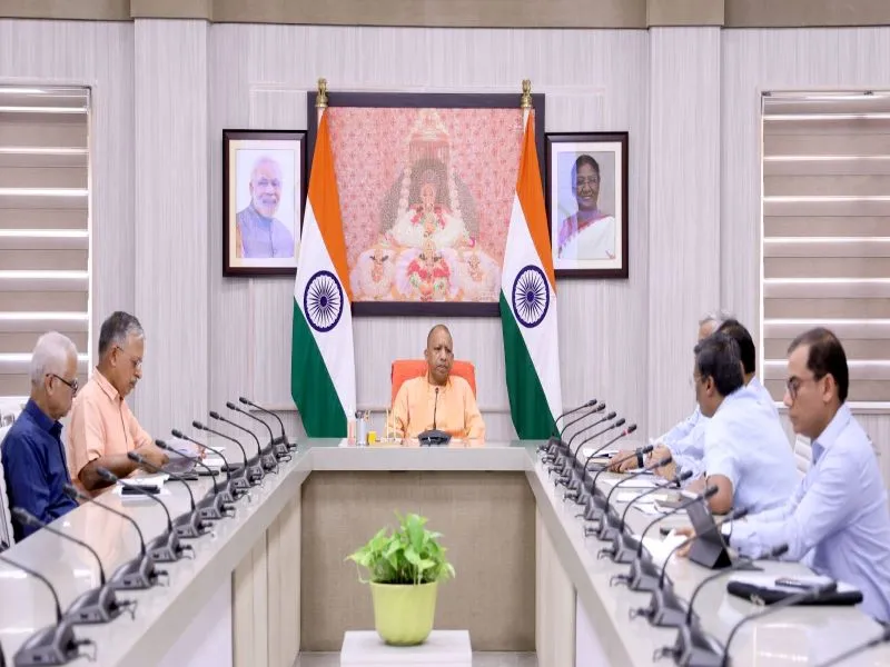 यूपी में फार्मा सेक्टर को बढ़ावा देने के लिए मुख्यमंत्री ने दिये निर्देश, कहा- विशेषज्ञों से परामर्श कर 15 दिन में प्रस्तुत करें कार्ययोजना