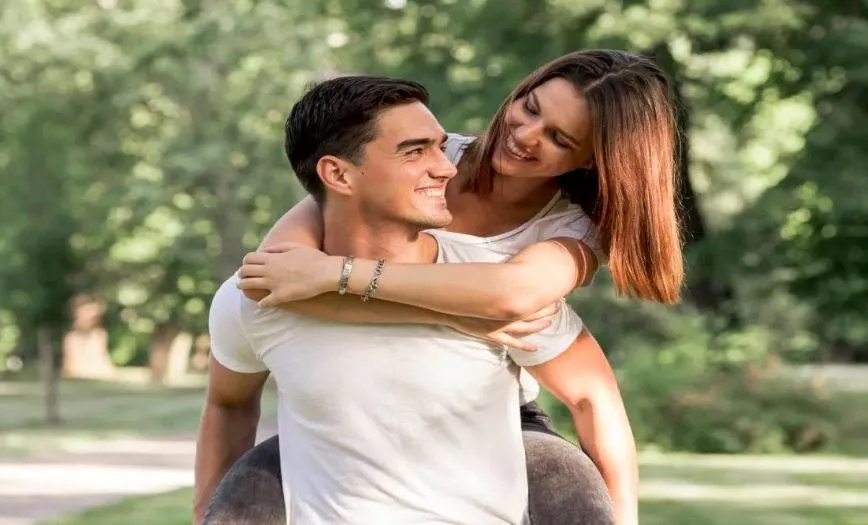 शादी के बाद भी ऐसे ले सकते हैं सिंगल लाइफ का मजा, इन दिनों चल रहा वीकेंड मैरिज का ट्रेंड 