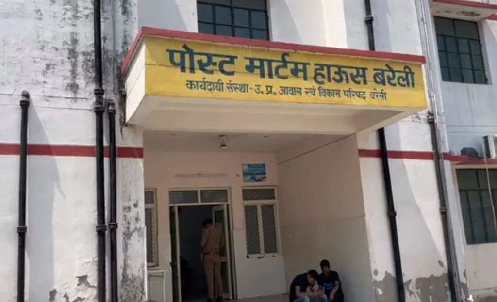 बरेली: नदी के किनारे मिला युवक का शव, परिजनों ने जताई हत्या की आशंका