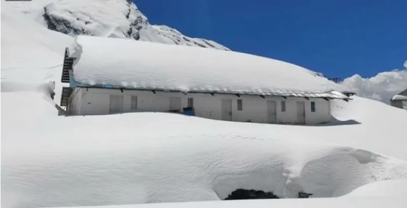 Hemkund Sahib Yatra: 20 को खुलेंगे हेमकुंड साहिब के कपाट, बर्फीली वादियों के बीच होंगे भव्य दर्शन 