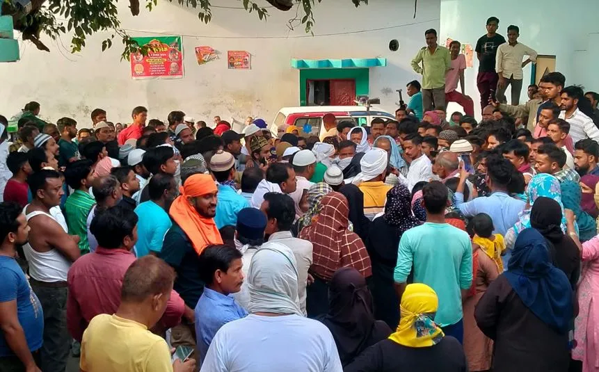 शाहजहांपुर: 14 माह बाद सऊदी अरब से लाया गया ठेकेदार का शव