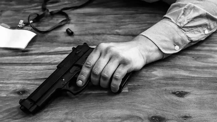 शाहजहांपुर: किसान ने खुद को गोली मारकर की आत्महत्या, मौके से तमंचा बरामद