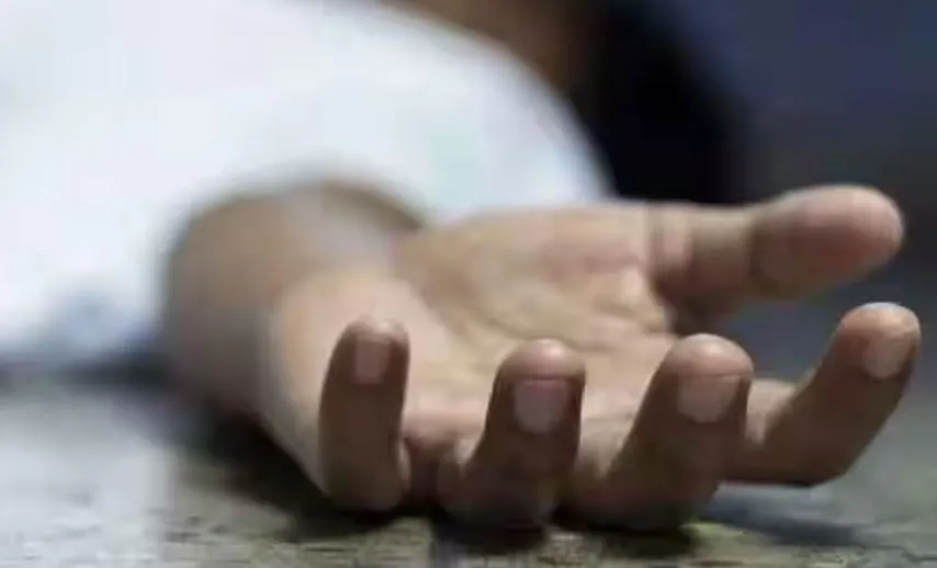 Pilibhit: संदिग्ध हालात में बेटे की मौत, मां बोली- पिता ने पीट-पीटकर ले ली बेटे की जान 