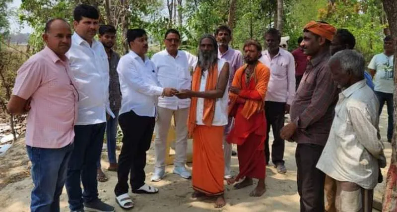 संत कबीर नगर : जिला पंचायत सदस्य ने किया पंचमुखी हनुमान मंदिर का शिलान्यास