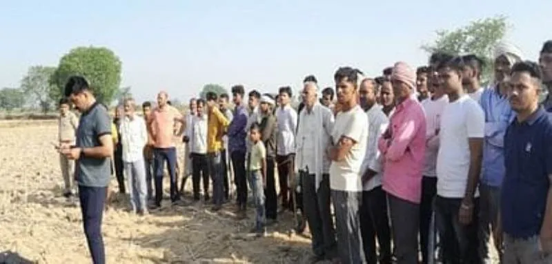 आगरा : युवक की गोली मारकर हत्या, खेत में पड़ी मिली लाश