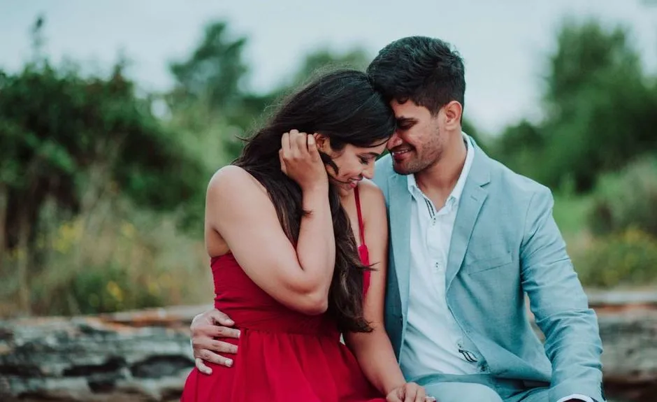 रिश्ते को बनाना है और मजबूत, ऐसे करें अपने पार्टनर की तारीफ