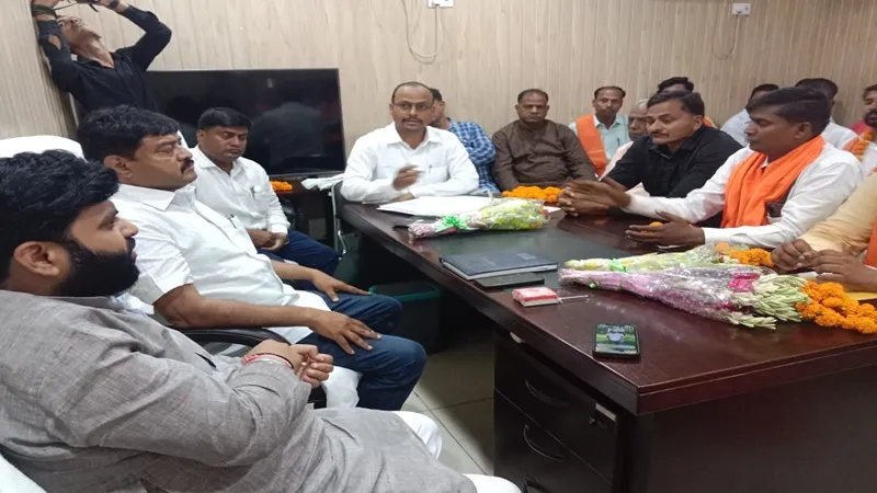 अयोध्या: नगर पंचायत भरतकुंड-भदरसा की पहली बैठक में पास हुआ नौ करोड़ रुपये का बजट, दूधिया रोशनी से चमकेंगे वार्ड
