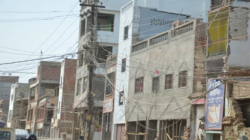 अयोध्या: सीएम के आदेश के बाद भी कटौती जारी, शहर में 24 के बजाए 18, गांवों में आठ से नौ घंटे ही आपूर्ति
