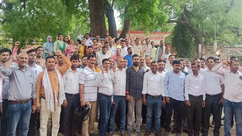 रायबरेली: शिक्षा महानिदेशक के खिलाफ आरएसएम ने किया सांकेतिक धरना