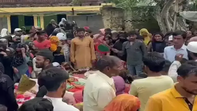 Muzaffarnagar में पानी से भरे गड्ढों में गिरने से एक ही परिवार के तीन बच्चों की मौत  