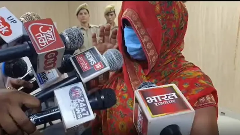 Video: मैं तुम्हें बहुत पसंद करता हूँ, मुझे अपना जिस्म छूने दो... महिला ने कौशांबी एसपी पर लगाया छेड़छाड़ का आरोप, अब मुकरी