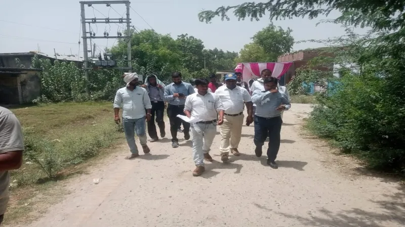 रायबरेली : तीस बकायेदारों के काटे गए बिजली कनेक्शन, पांच जगह पकड़ी गई चोरी 