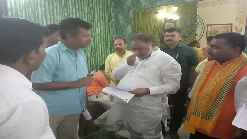 बहराइच: बिछिया बाजार से ही संचालित करें रोडवेज बस, समाजसेवी ने परिवहन मंत्री को सौंपा पत्र