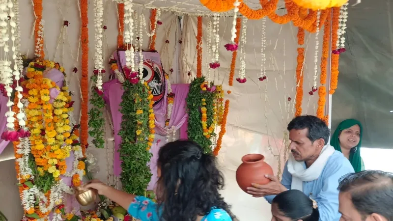 वाराणसी : भगवान जगन्नाथ का हुआ जलाभिषेक, भक्तों ने किया पूजन            