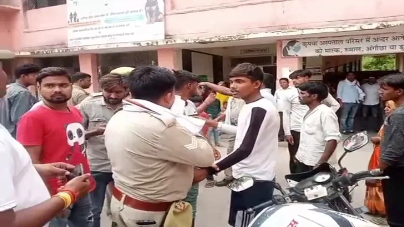 रायबरेली : रेलवे स्टेशन पर भिड़े यात्रियों के दो गुट, जमकर हुई मारपीट  