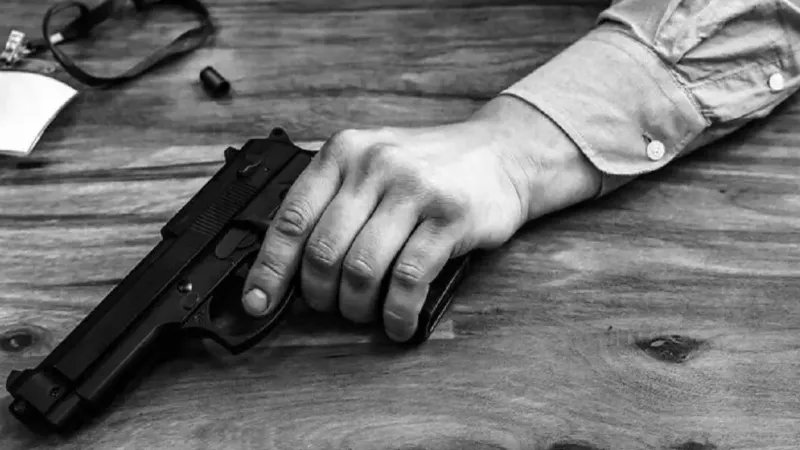 मुजफ्फरनगर में शादी से नाखुश पति ने पत्नी को मारी गोली, खुद भी किया Suicide  