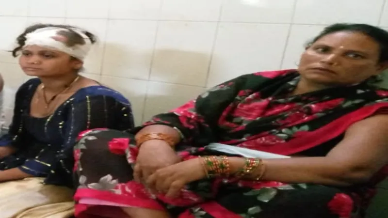 Sitapur Accident : ट्रक से टकराई वैन, 9 घायल - 2 की मौत 