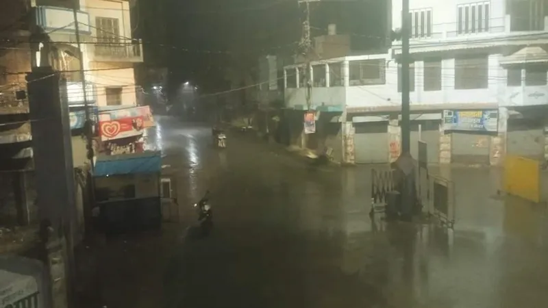 Ayodhya Weather Update: भोर में हुई बूंदाबांदी, कल से झमाझम बारिश के आसार