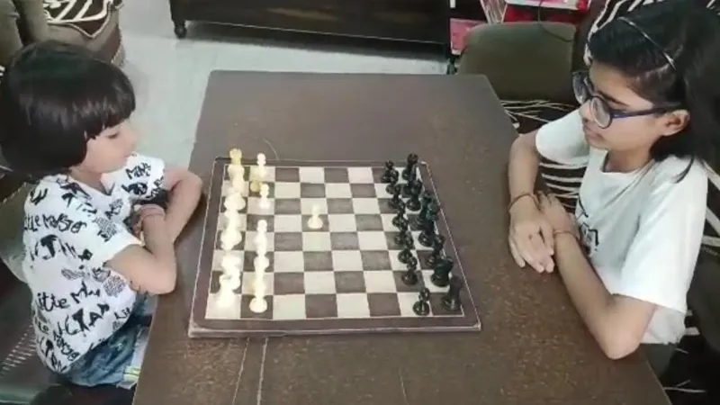 प्रयागराज की दो सगी बहनों ने जीता शतरंज का इंटरनेशनल खिताब