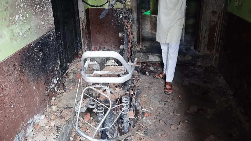 बहराइच : शॉर्ट सर्किट से मकान में लगी आग, लाखों का नुकसान