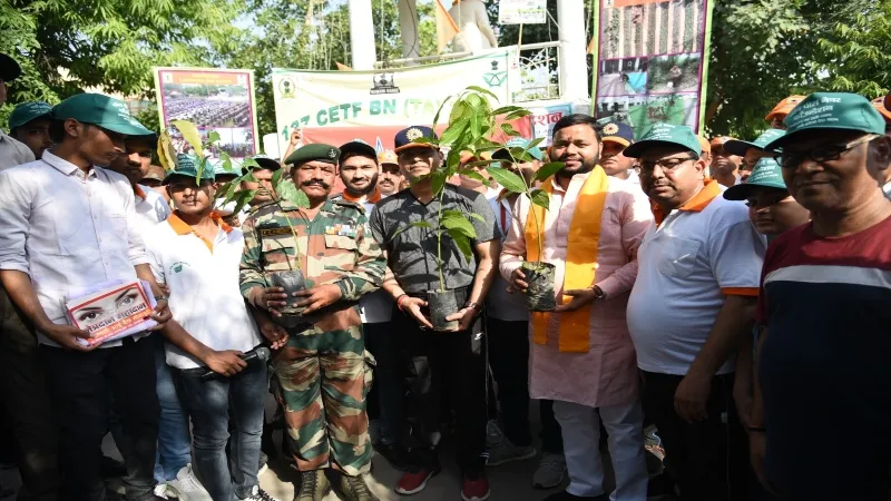 पर्यावरण जागरूकता रैली : एनडीआरएफ कर्मियों ने लोगों को किया जागरूक