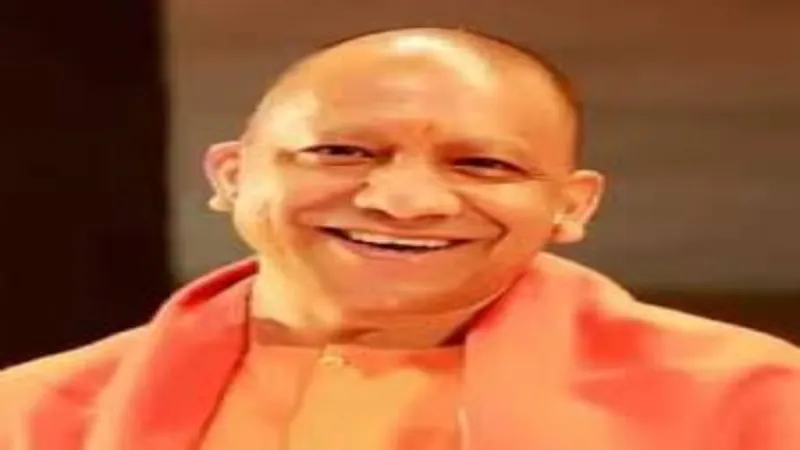 Video : प्रयागराज में मिठाई खिलाकर मनाया CM योगी का जन्मदिन