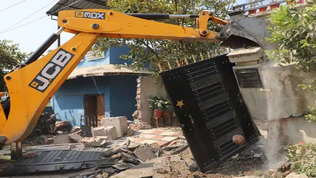 काशीपुर: जेसीबी से कच्चा-पक्का अतिक्रमण कराया ध्वस्त