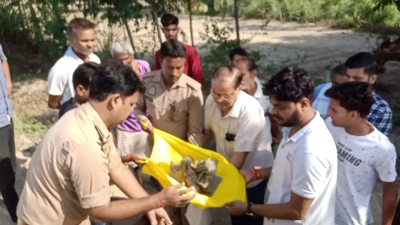 उन्नाव में तीन माह पूर्व मंदिर से चोरी हुई अष्टधातु की मूर्तियां नहर किनारे मिलीं 